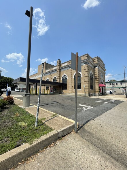 891 Brunswick Ave, Trenton, NJ for lease - Building Photo - Image 2 of 15