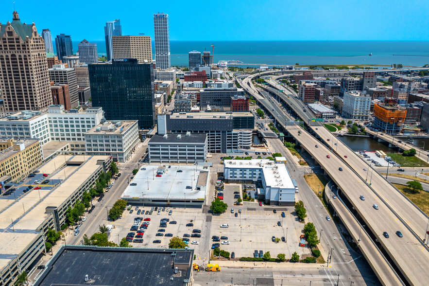 191 Michigan, Milwaukee, WI for sale - Aerial - Image 3 of 7