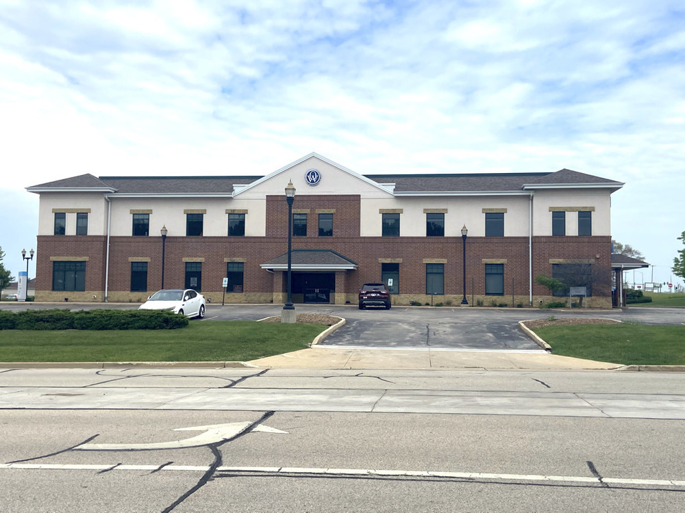 1231 S Rochester St, Mukwonago, WI for lease Building Photo- Image 1 of 24