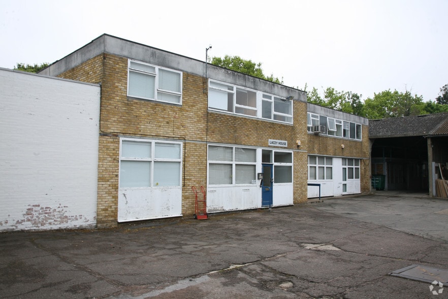 Holly Rd, Hampton for sale - Primary Photo - Image 2 of 2