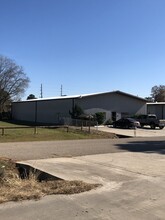 31902 Industrial Park Dr, Pinehurst, TX for lease Building Photo- Image 2 of 4