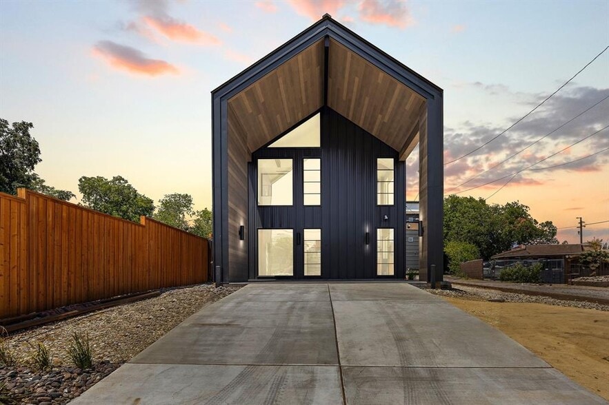 2318 Morelos, Austin, TX for sale - Primary Photo - Image 2 of 34