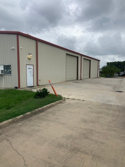 19638 Dunbar Ave, Humble, TX for lease - Building Photo - Image 1 of 6