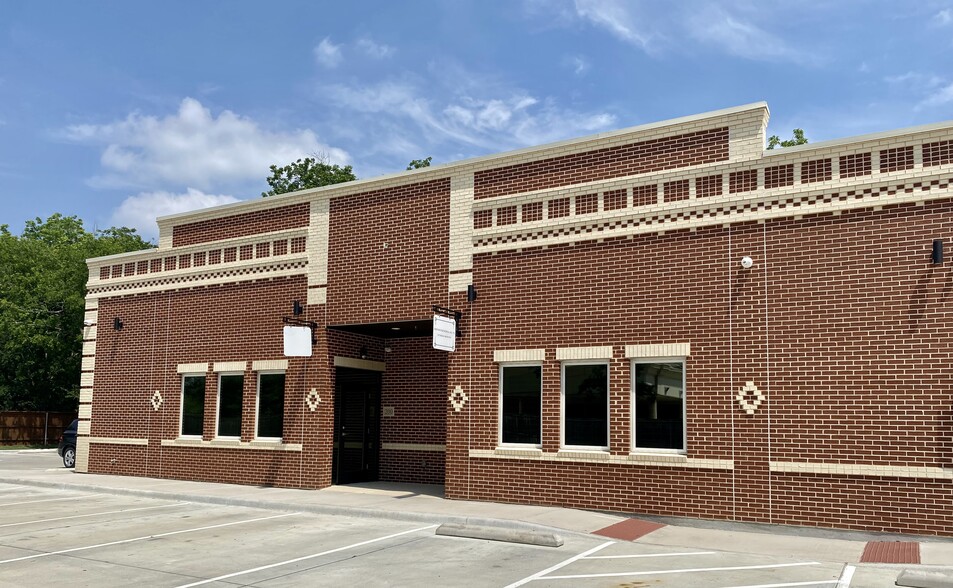 273 W Church St, Lewisville, TX for lease - Building Photo - Image 1 of 6