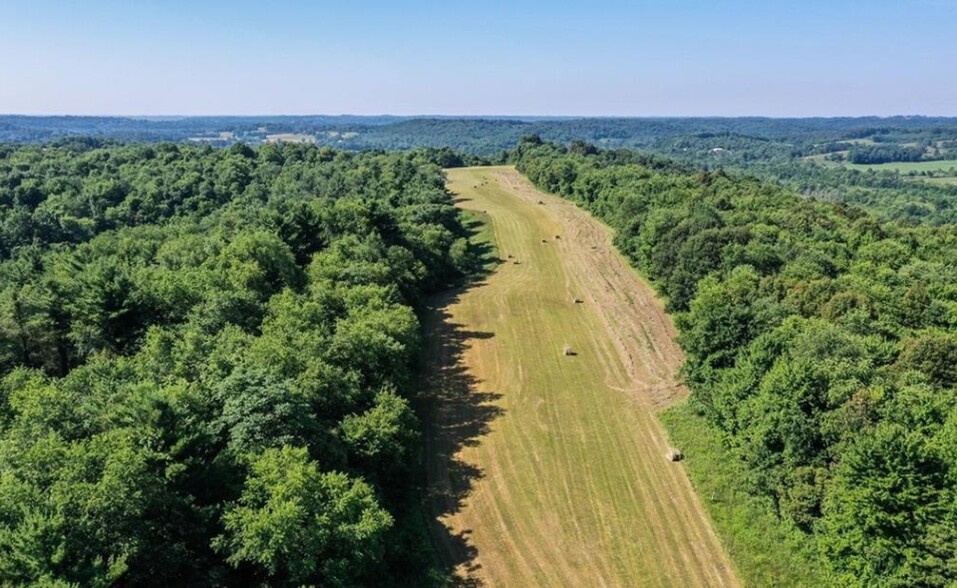 67701 Oldham Rd, Cambridge, OH for sale - Primary Photo - Image 1 of 1