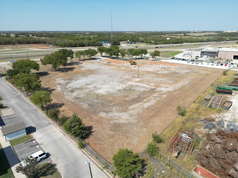 2020 N Interstate 35 Frontage Rd, Gainesville, TX for sale - Building Photo - Image 1 of 13