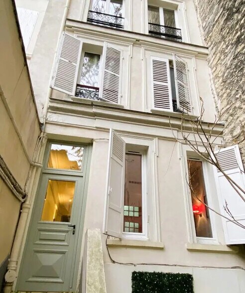 Office in Paris for lease - Building Photo - Image 2 of 6