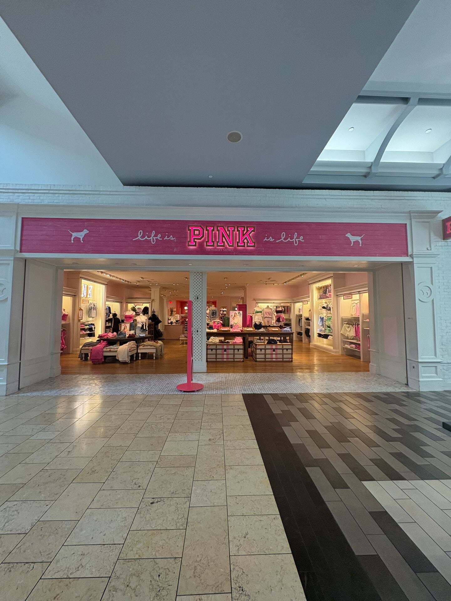 1900 Tamiami Trl N, Naples, FL for lease Interior Photo- Image 1 of 1