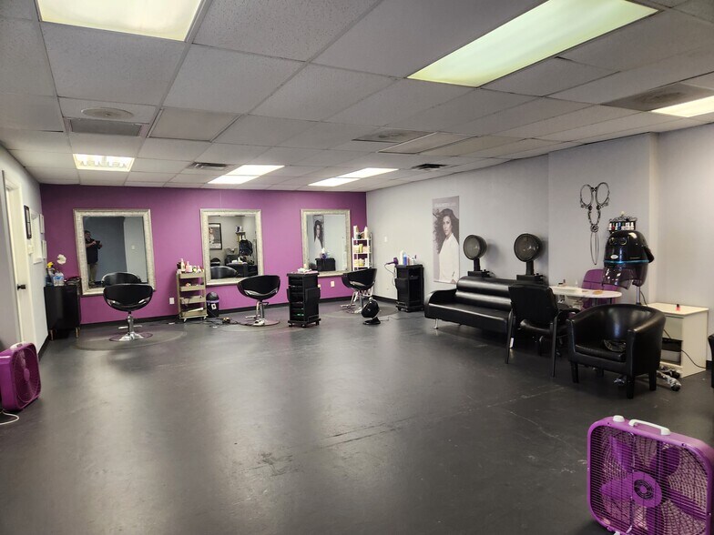 5320 Cornish St, Houston, TX 77007 1665' RETAILLL WILL MODIFY FOR