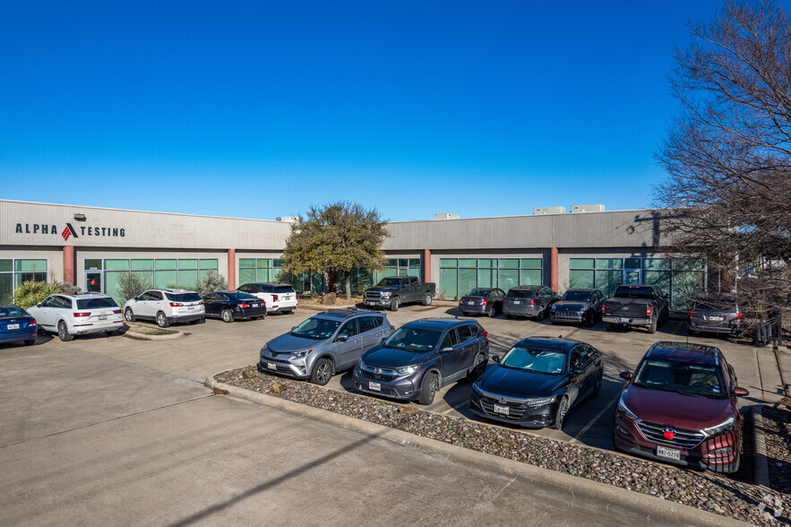 2209 Wisconsin St, Dallas, TX for sale - Building Photo - Image 1 of 21