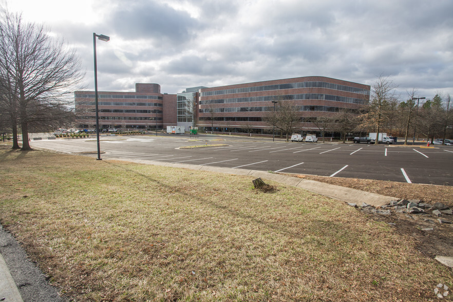 11493 Sunset Hills Rd, Reston, VA for lease - Building Photo - Image 2 of 14