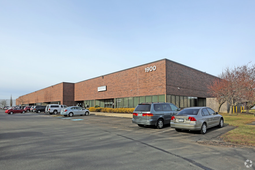 1900 Frost Rd, Bristol, PA for lease - Building Photo - Image 1 of 4