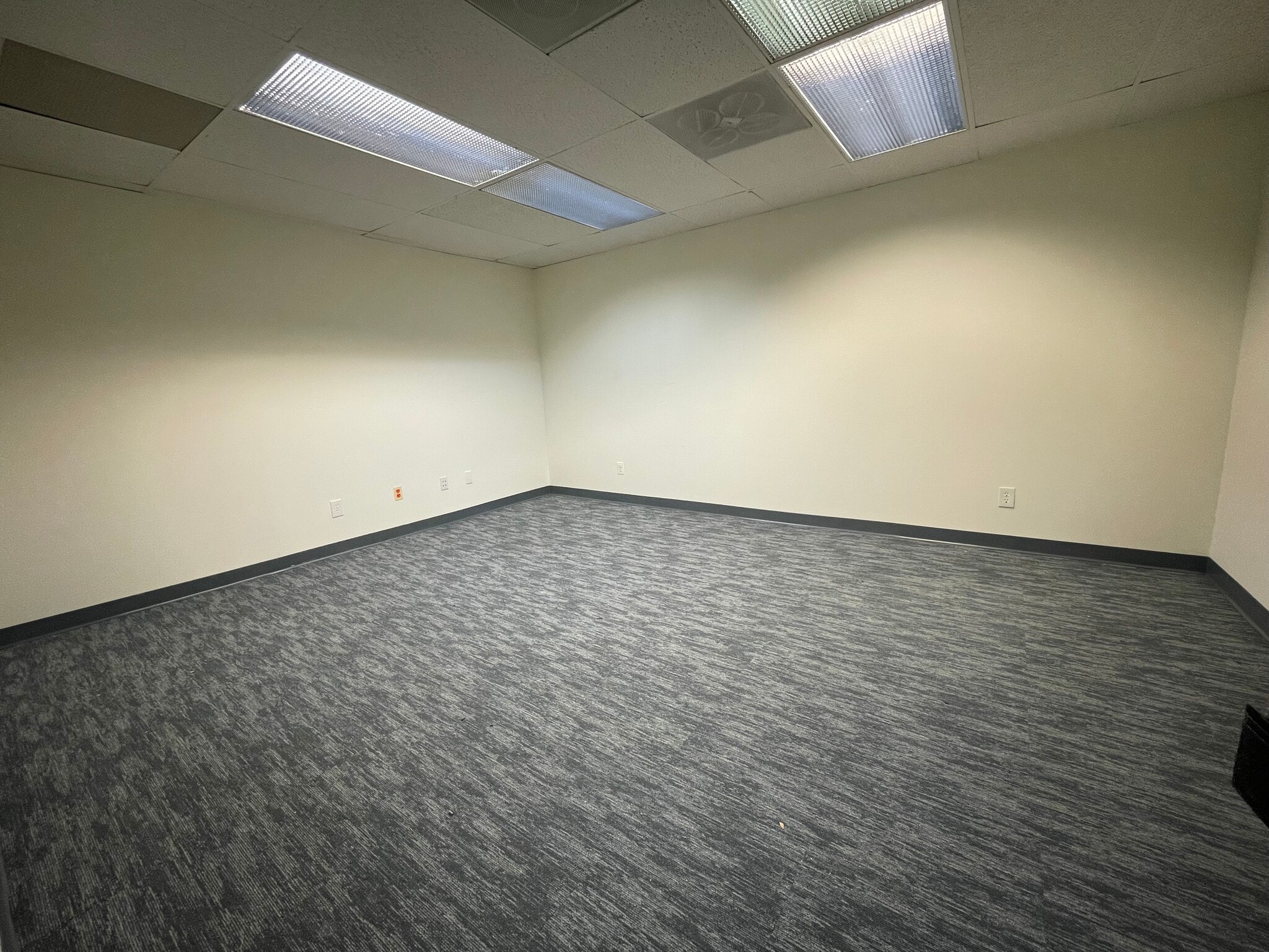 400 N Washington St, Falls Church, VA for lease Interior Photo- Image 1 of 6