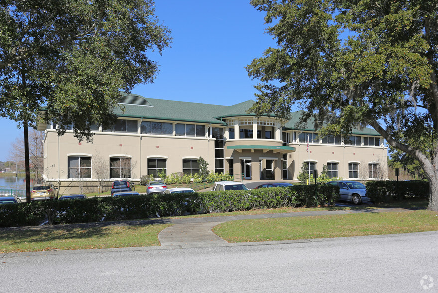 1879 Nightingale Ln, Tavares, FL for sale - Building Photo - Image 2 of 7