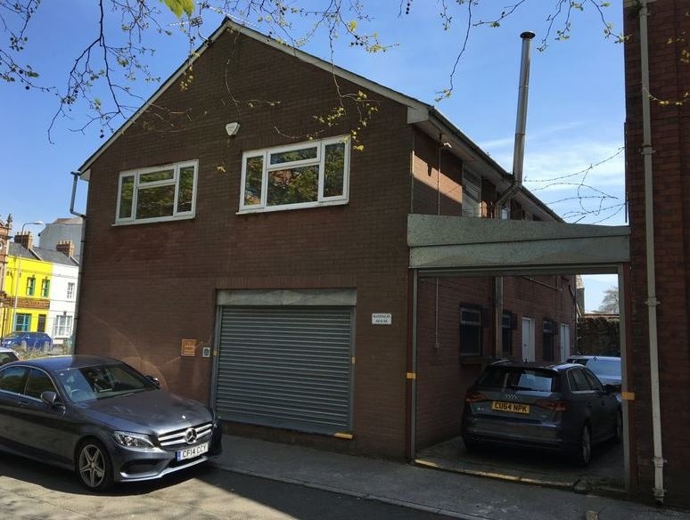 1 Royal Stuart Ln, Cardiff for sale - Primary Photo - Image 1 of 1