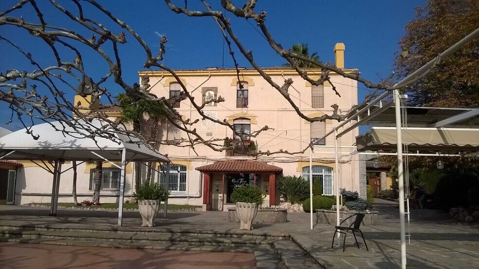 Hospitality in Castellar del Vallès, Barcelona for sale - Building Photo - Image 1 of 11