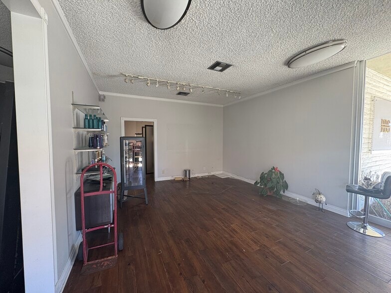 23-29 S 6th St, Redlands, CA for lease - Building Photo - Image 2 of 14