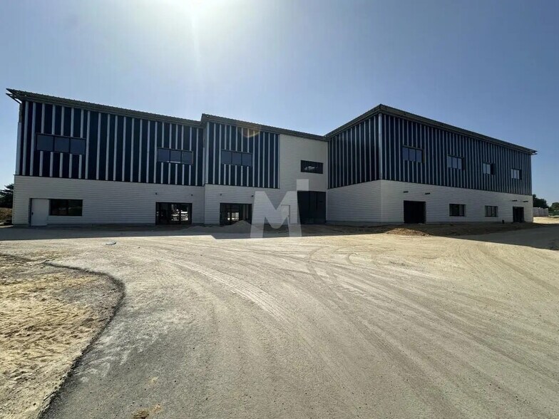 Flex in Ollainville for sale - Building Photo - Image 1 of 5