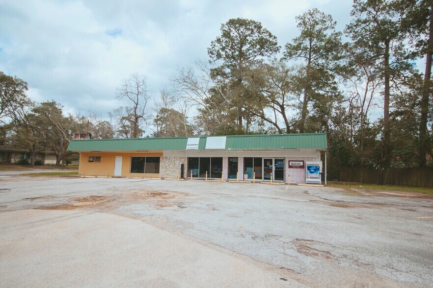 1216 N Roberson Dr, Conroe, TX for sale - Building Photo - Image 1 of 1