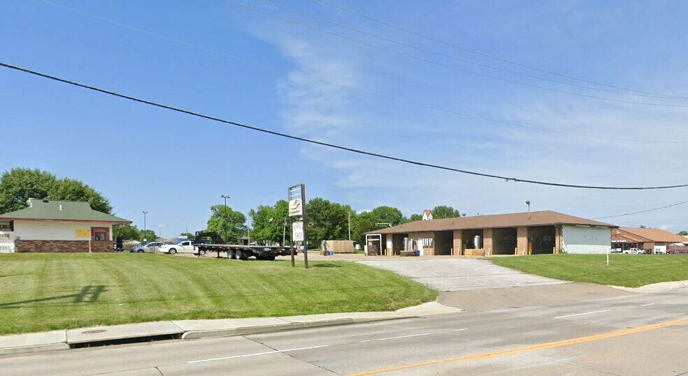455 S Church St, Saint Peters, MO 63376