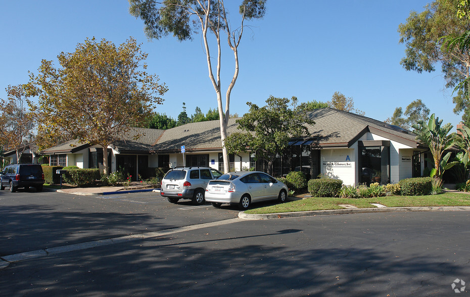 3151 Airway Ave, Costa Mesa, CA for lease - Primary Photo - Image 1 of 49