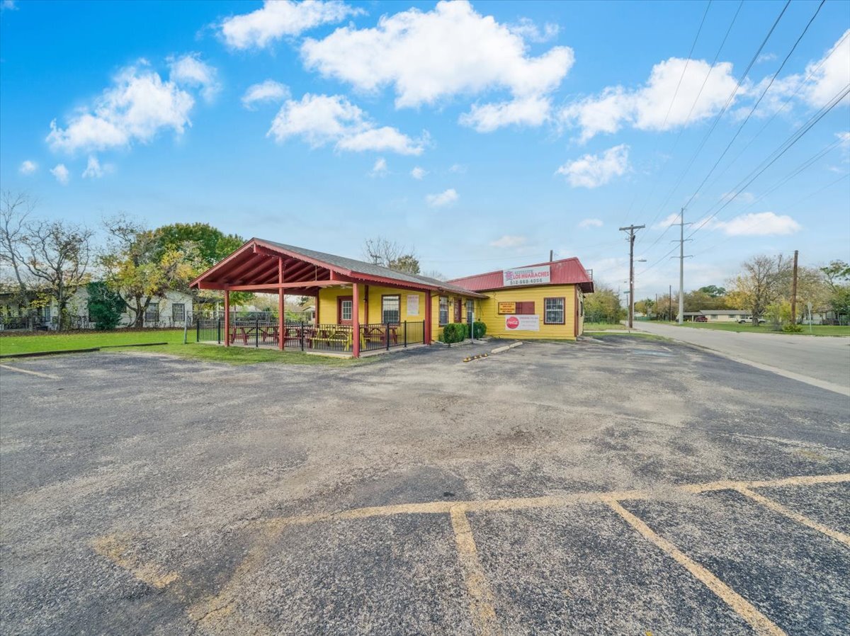 1201 Pancho St, Lockhart, TX for sale Building Photo- Image 1 of 1