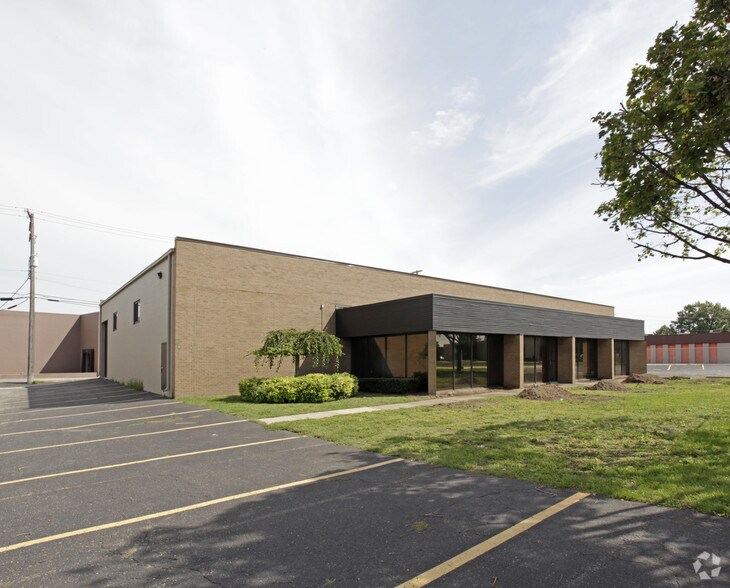 13400 Stark Rd, Livonia, MI for sale - Primary Photo - Image 1 of 1