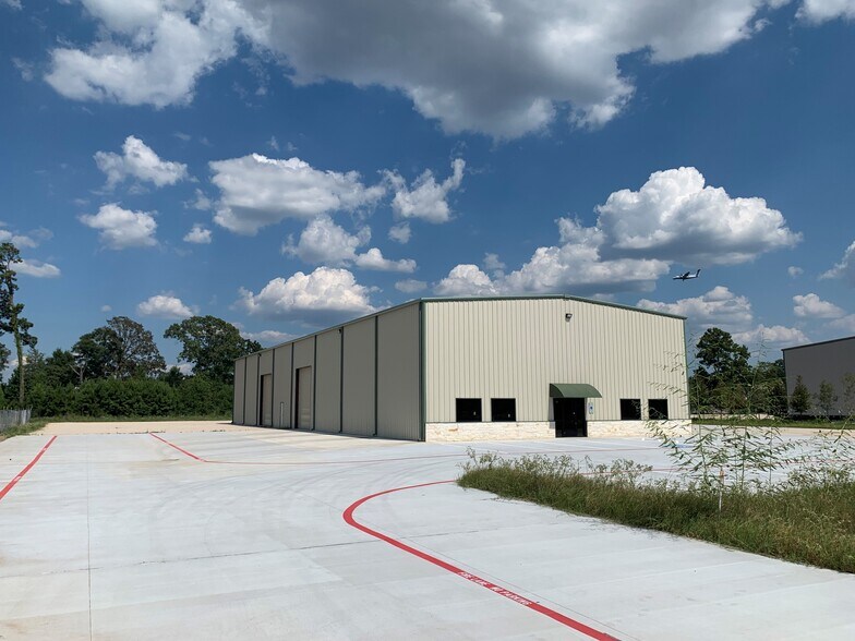 2013 Trader Rdg, Conroe, TX for sale - Building Photo - Image 1 of 1