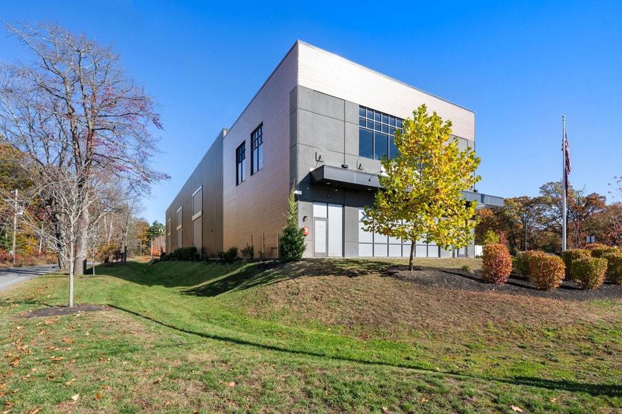 114 Lancaster Rd, Shirley, MA for lease - Building Photo - Image 1 of 6