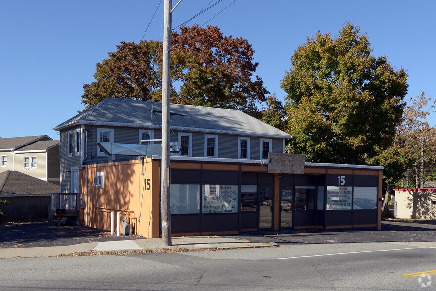 15 Gansett Ave, Cranston, RI for sale - Primary Photo - Image 1 of 1