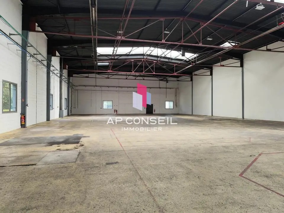 Location Local d'activités 1 345 m² - Photo 1