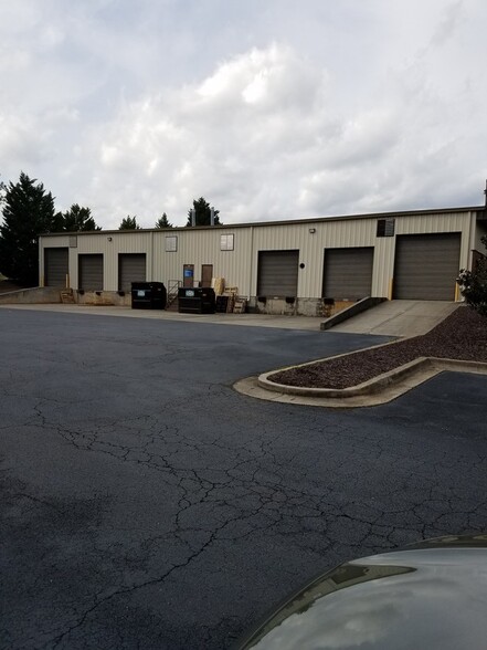 3545 North Pky, Cumming, GA for lease - Building Photo - Image 2 of 4