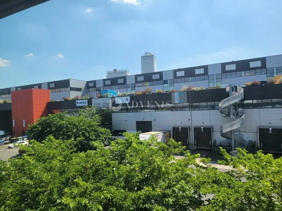 Flex in Saint-Denis for lease Building Photo- Image 1 of 13