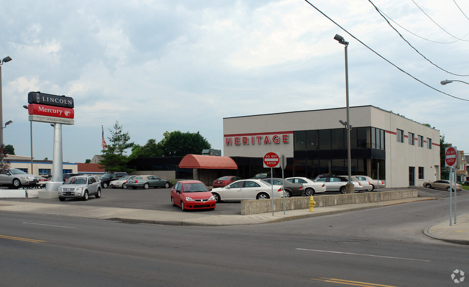 900 W Genesee St, Syracuse, NY for lease - Primary Photo - Image 2 of 3