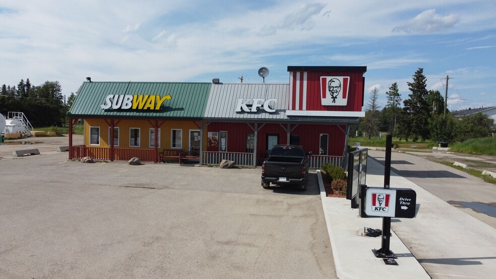 4918 50 Ave, Yellowhead County, AB for sale - Building Photo - Image 3 of 3