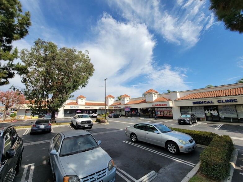 425 E Imperial Hwy, Los Angeles, CA for lease - Building Photo - Image 1 of 16