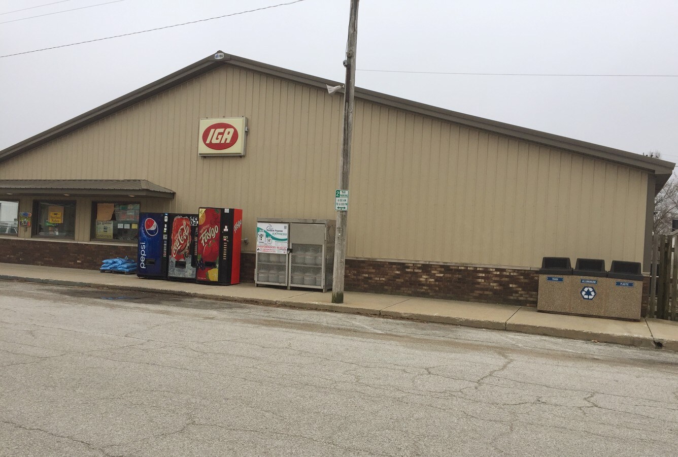 101 S Brooks St, Francesville, IN 47946