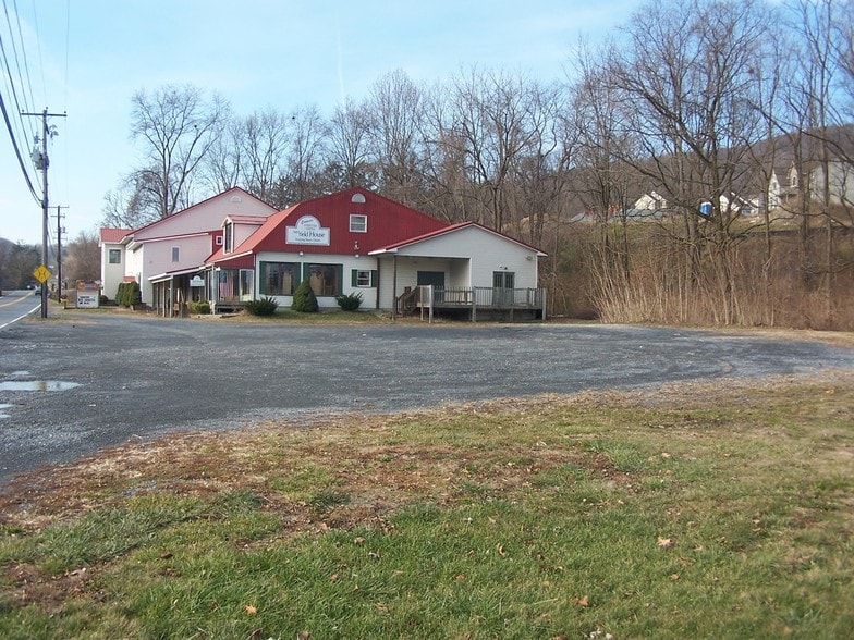 989 Fritztown Rd, Sinking Spring, PA 19608