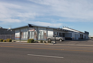 FOR SALE Iconic Restomod Body Shop 18,000 SF - Automotive Property