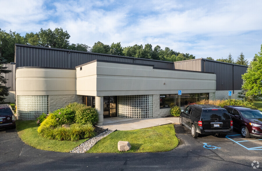 51150 Century Ct, Wixom, MI for sale - Building Photo - Image 1 of 1