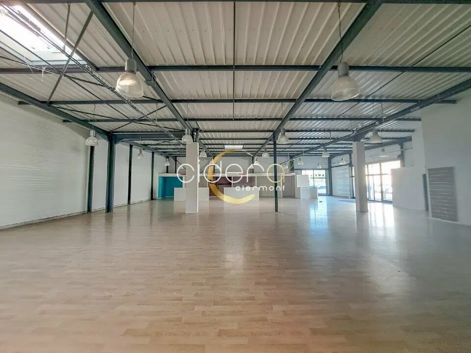 Location Commerce 448 m² - Photo 1