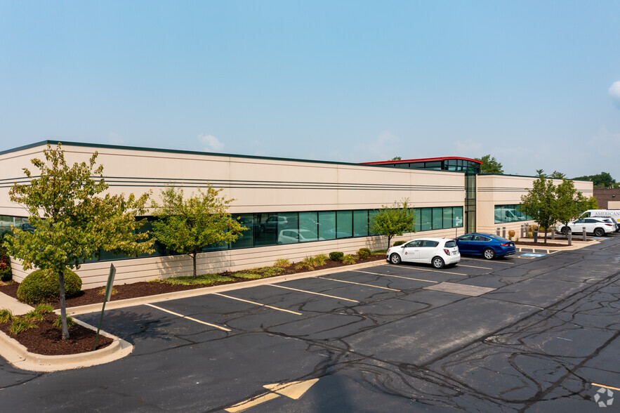 1548 Bond St, Naperville, IL for lease - Building Photo - Image 1 of 9