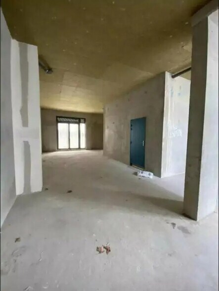 Retail in Décines-Charpieu for lease - Interior Photo - Image 3 of 9