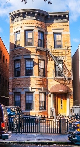 2522 38th St, Astoria, NY for sale Primary Photo- Image 1 of 1