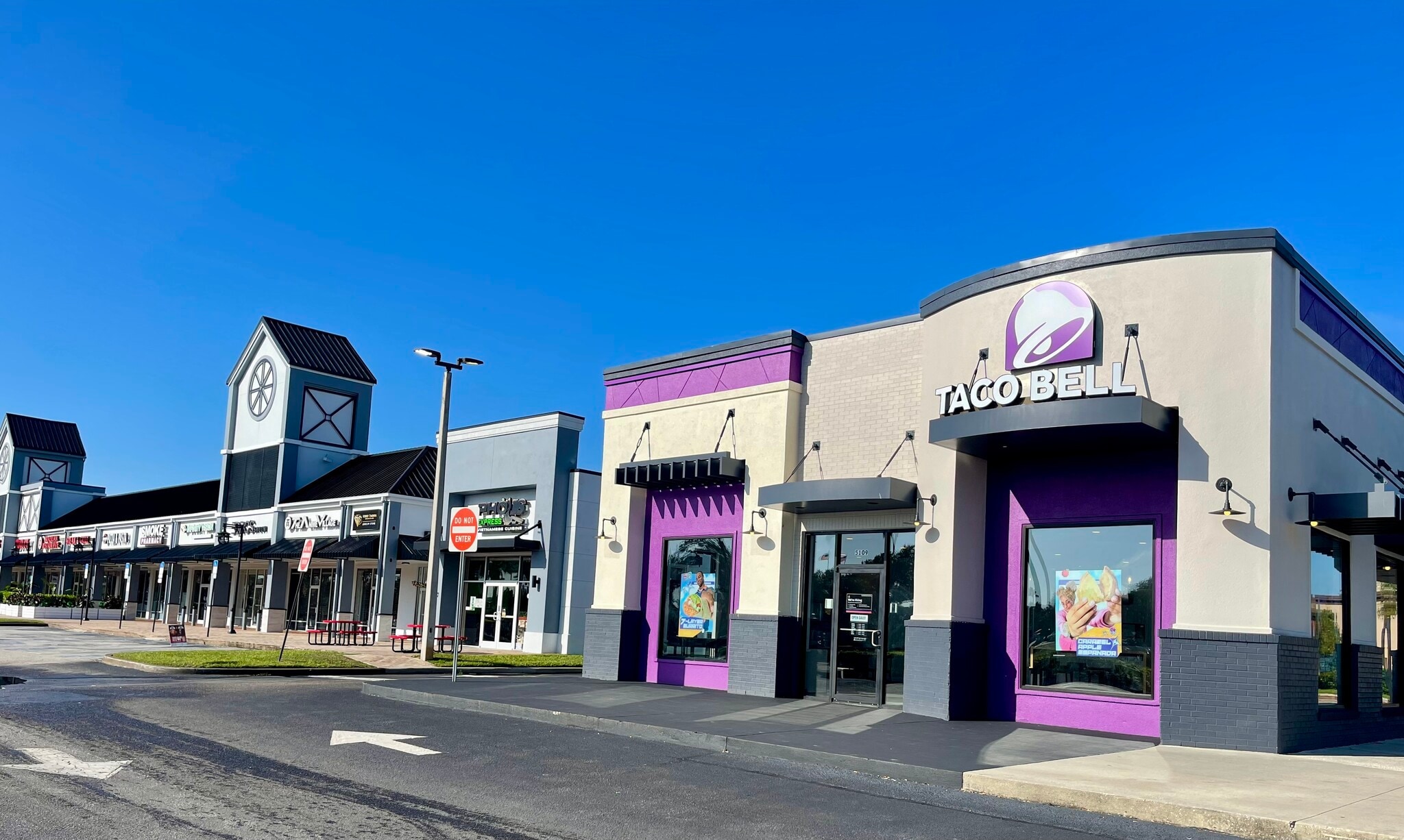 5135 International Dr, Orlando, FL for lease Building Photo- Image 1 of 12