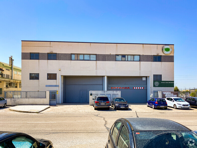 Calle Puerto Navafría, 31, Móstoles, Madrid for lease - Building Photo - Image 2 of 33