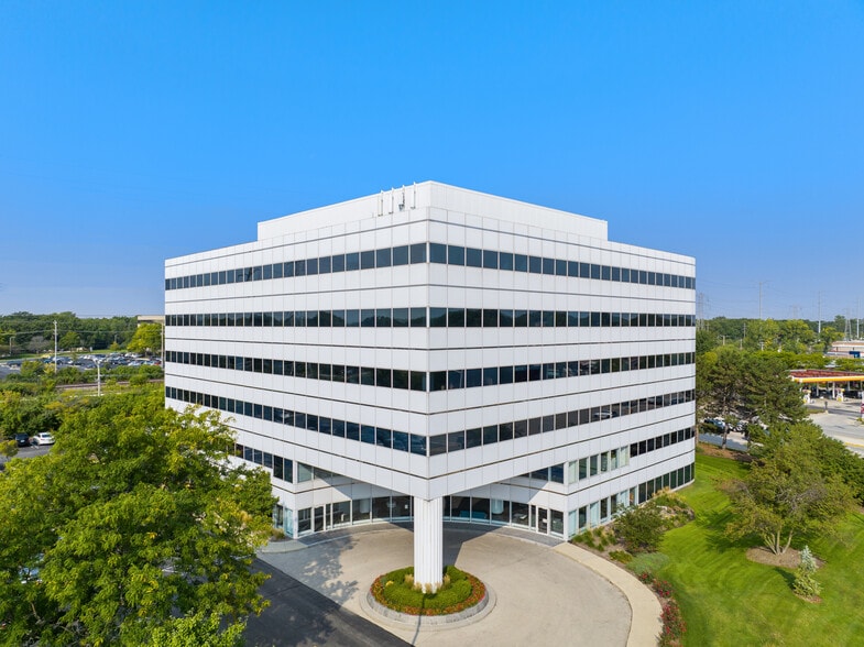 40 Skokie Blvd, Northbrook, IL for lease - Building Photo - Image 2 of 8