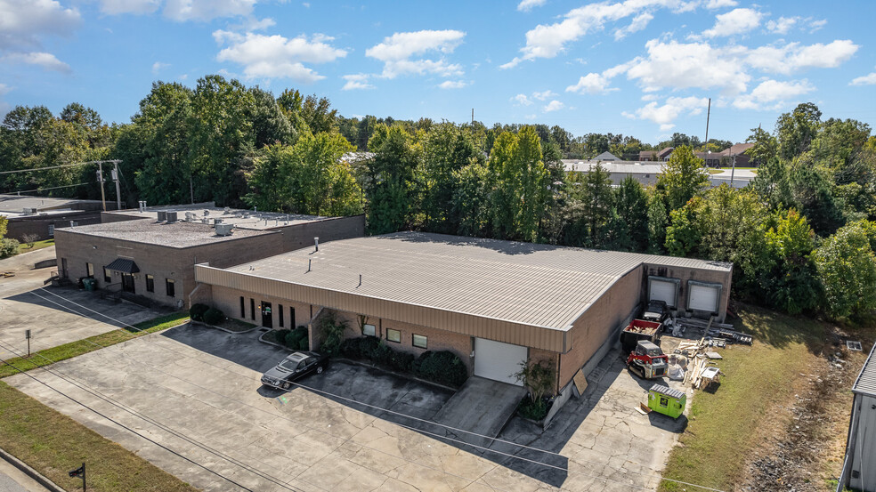 704 Mcway Dr, High Point, NC for lease - Building Photo - Image 1 of 10