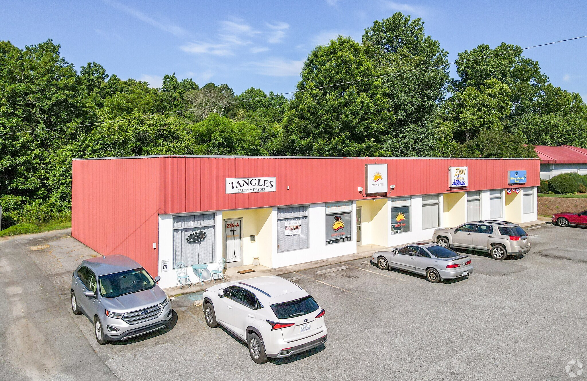235 Branchview Dr NE, Concord, NC for sale Primary Photo- Image 1 of 1