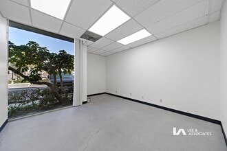 620 W 16th St, Long Beach, CA for sale Interior Photo- Image 1 of 5